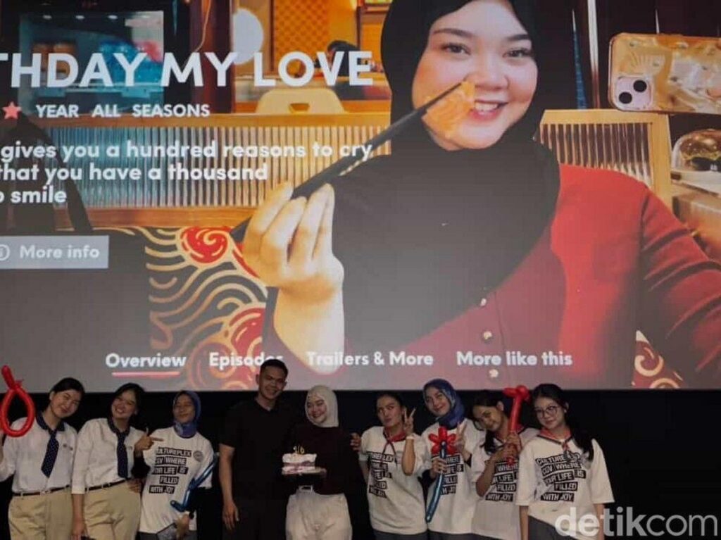 Pria di Bandung Beri Kejutan Ulang Tahun di Layar Bioskop