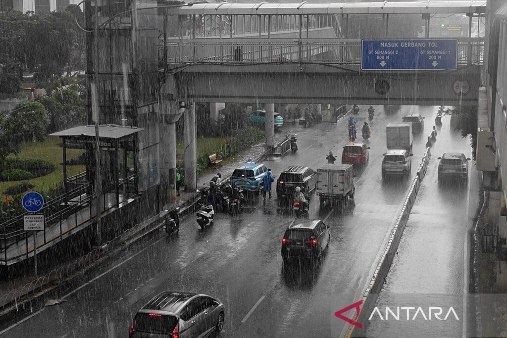 Jakarta Diprediksi Diguyur Hujan Ringan pada Sabtu Sore