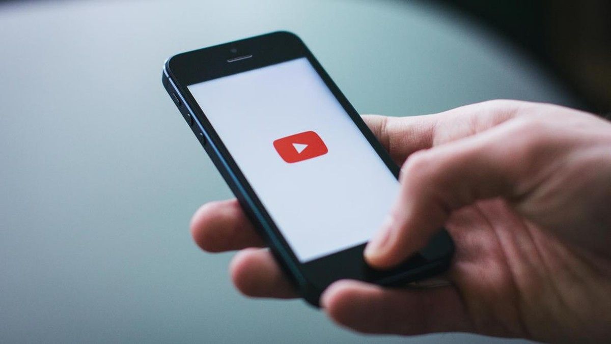 YouTube Luncurkan Fitur Deteksi Otomatis untuk Tandai Video Buatan AI