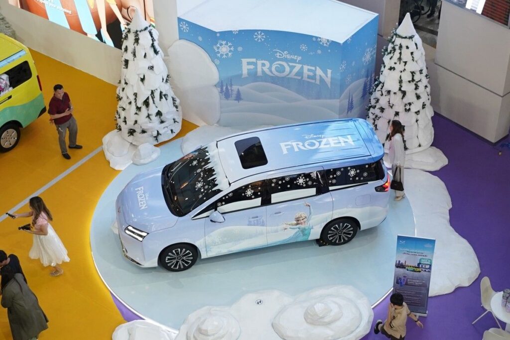 Wuling Pamerkan Delapan Mobil dan Gandeng Disney di Kelapa Gading