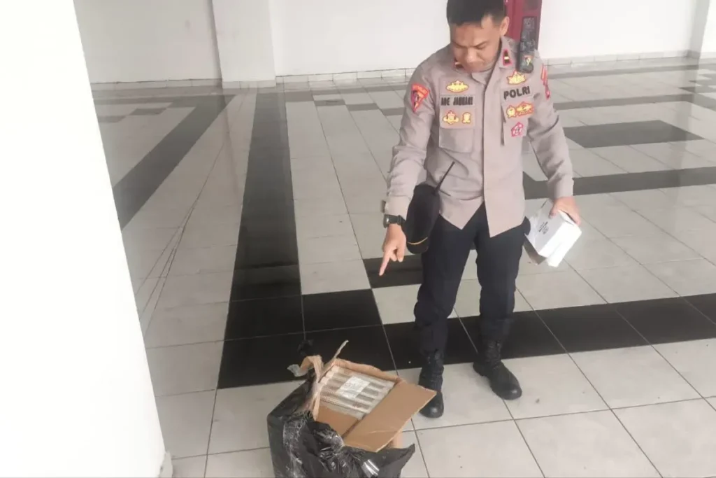 Polda Jabar Sita Ratusan Barang Berbahaya Jelang Laga Persib