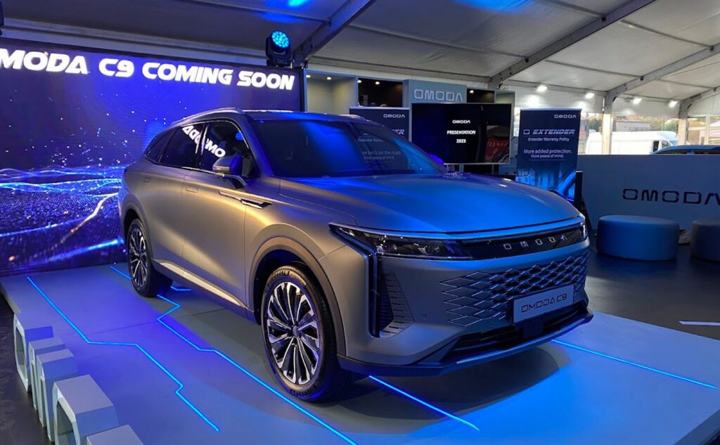 Chery Meluncurkan Omoda C9 Facelift 2027 dengan Teknologi Hybrid Baru