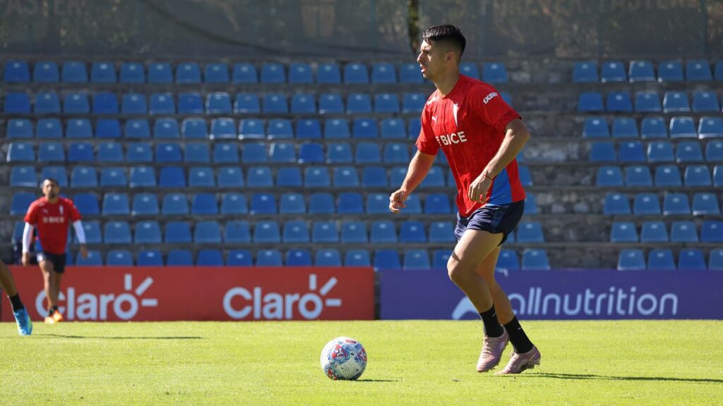 Barcelona de Guayaquil Tantang Universidad Católica di Santiago