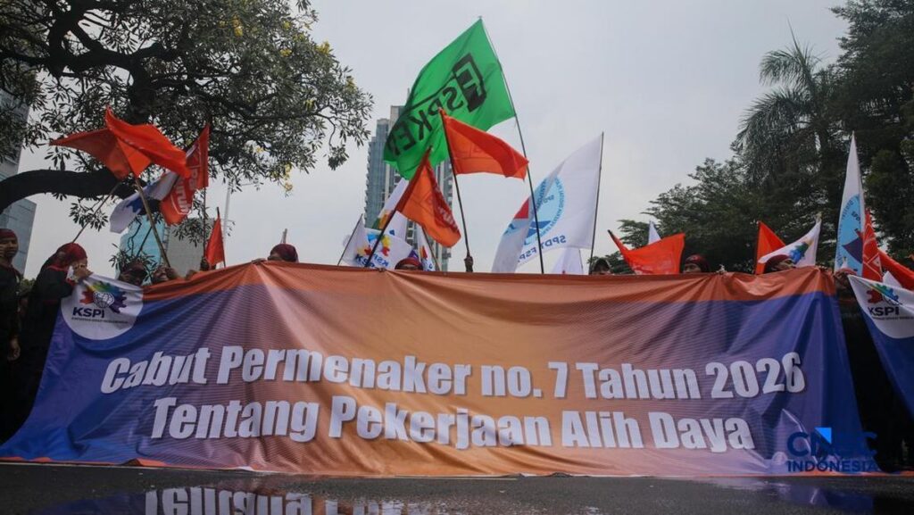 KSPI Gelar Demo Buruh Massal Tolak Aturan Outsourcing