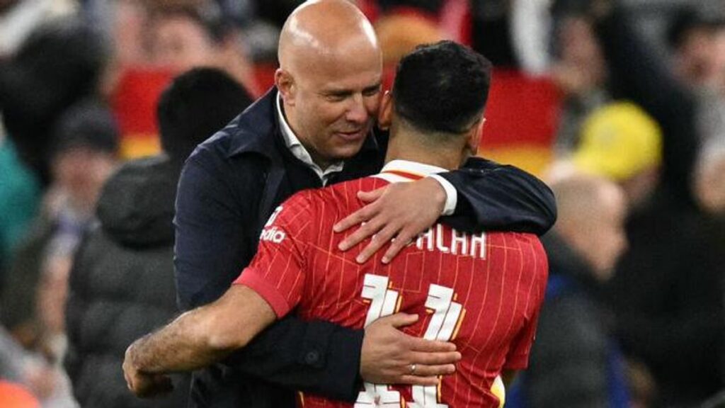 Arne Slot Tegaskan Hubungan Baik dengan Mohamed Salah di Liverpool