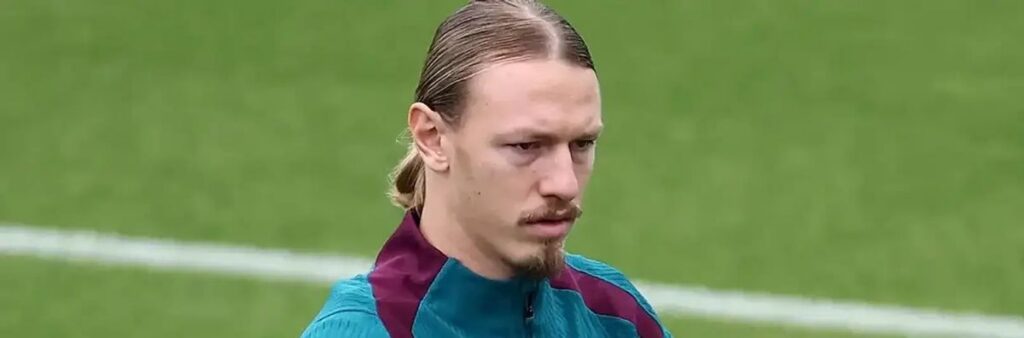 Evgeny Safonov Bentuk Naluri Atletis Penjaga Gawang PSG Matvey Safonov