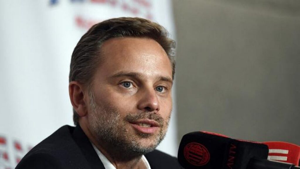 Protes Ultras AC Milan Desak CEO Giorgio Furlani Mundur Berujung Kontroversi