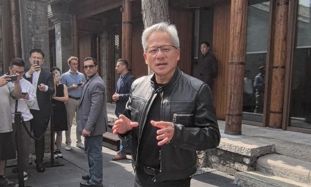 Nvidia Serahkan Pasar Chip AI China ke Huawei Akibat Pembatasan AS