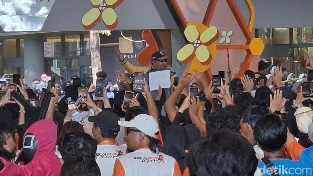 Ndarboy Genk Meriahkan Panggung Hiburan Jogja Run D City 2026