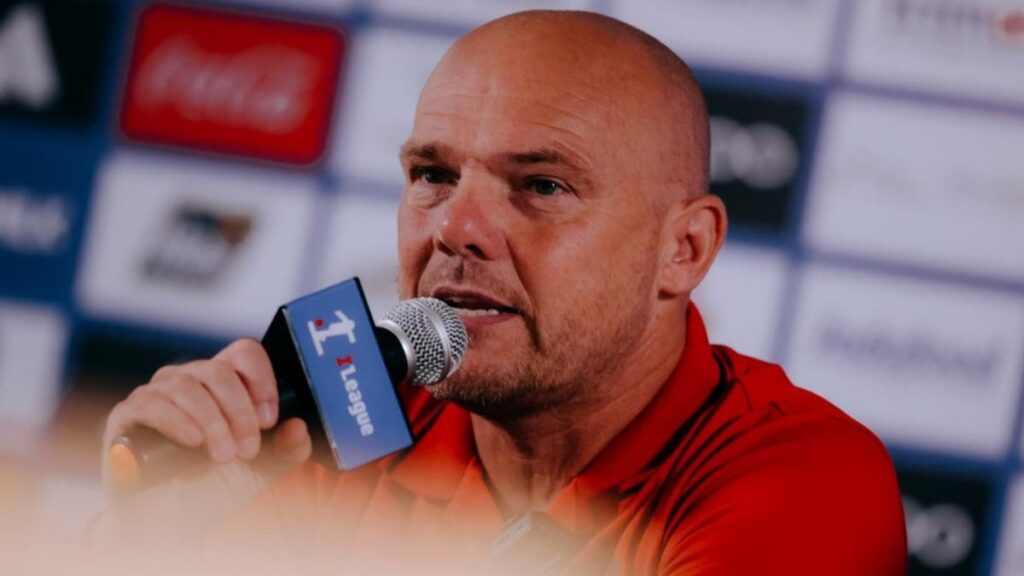 Johnny Jansen Buka Suara Terkait Masa Depannya di Bali United