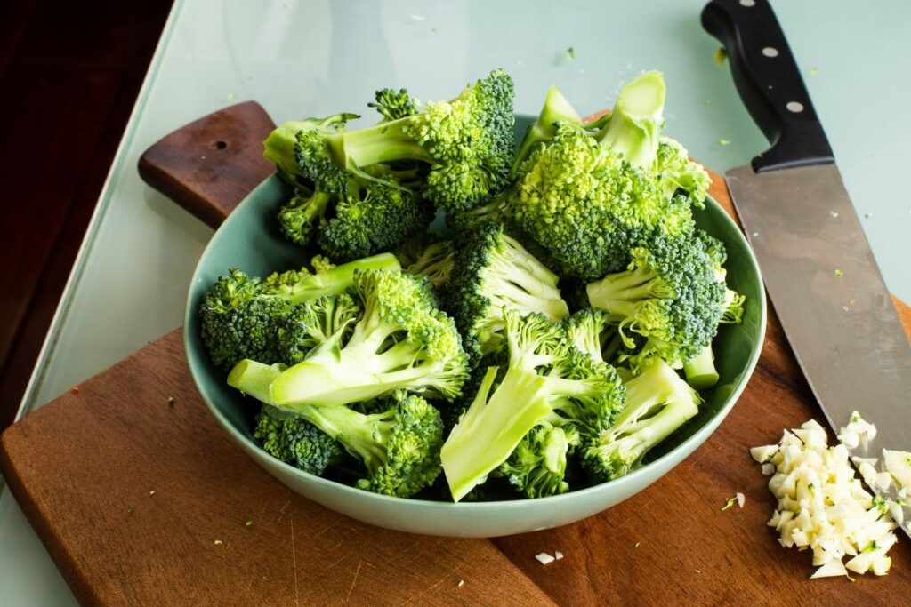 Rekomendasi Sayuran Ramah Ginjal dan Buah Rendah Gula untuk Diet