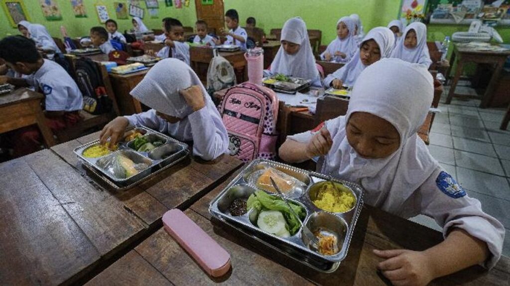 Prabowo Pangkas Anggaran Makan Bergizi Gratis Rp67 Triliun