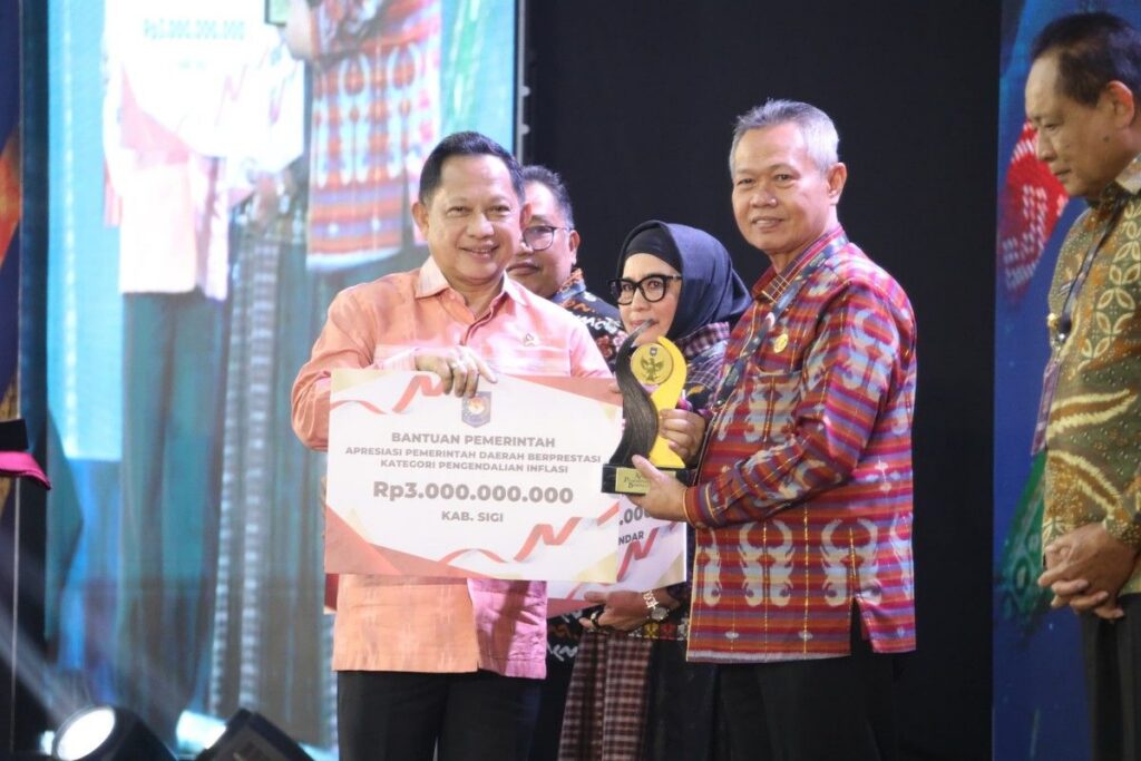 Kemendagri Beri Penghargaan Empat Kategori Pemerintah Daerah Berprestasi Sulawesi