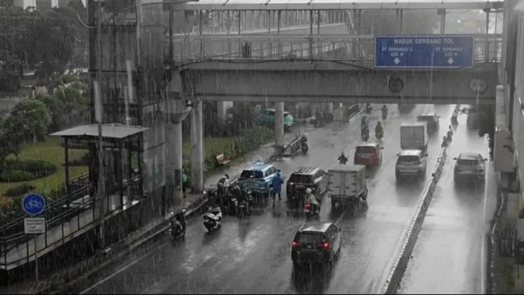 BMKG Tetapkan Jakarta Selatan dan Timur Status Siaga Hujan Lebat