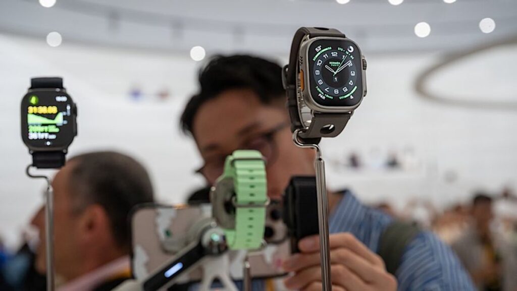 Apple Watch Dinilai Mulai Usang Dibanding Pesaing Berbasis AI