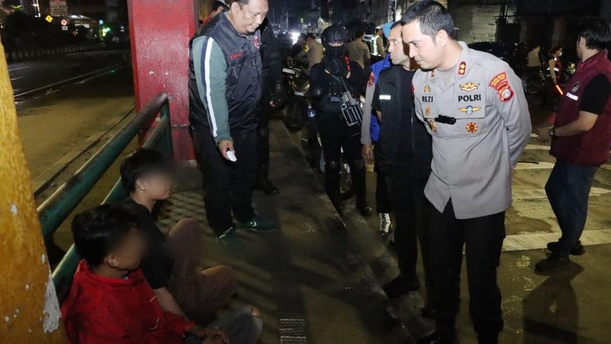 Polres Jakarta Barat Tangkap Dua Pria Pembawa Obat Terlarang