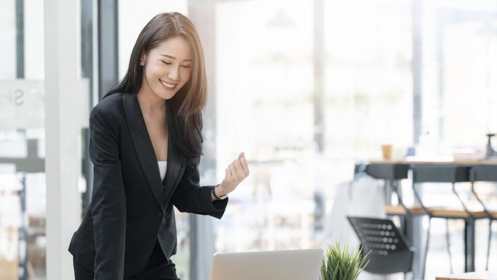 Mengenal Ciri Perempuan Bermental Kuat Menurut Psikologi