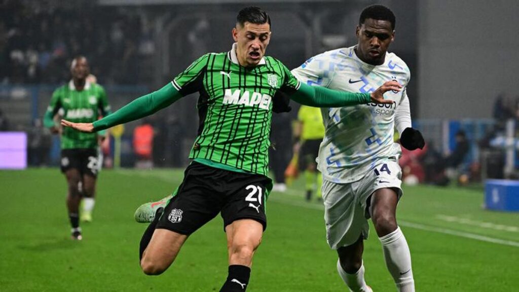 Jay Idzes Alami Cedera Tumit saat Bela Sassuolo Melawan Parma