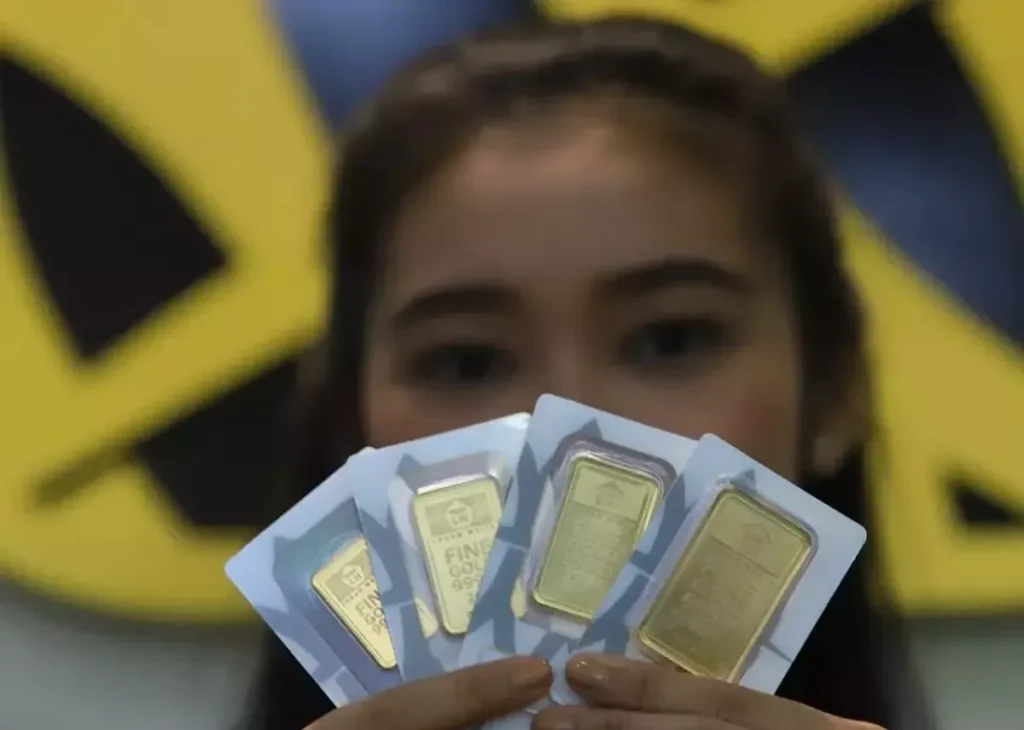 Harga Emas Antam Melesat Rp 25 Ribu Per Gram