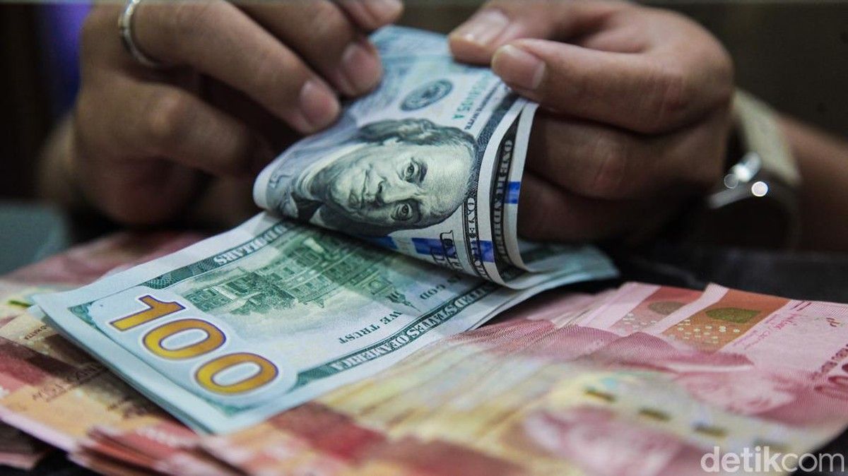 Rupiah Melemah ke Rp 17.881 per Dolar AS Akibat Sentimen Global