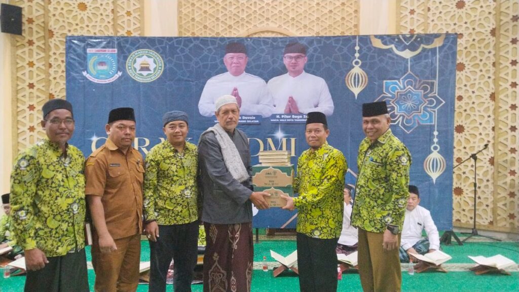 Warga Tangkap Wanita Bermukena Terduga Pencuri Motor di Duren Sawit