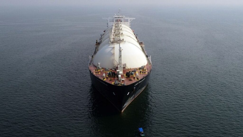 Kapal Tanker LNG Pengangkut Pasokan India Keluar Selat Hormuz