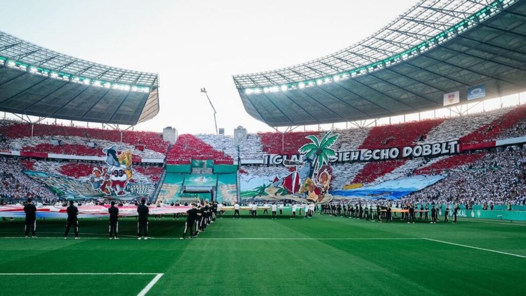 Suporter VfB Stuttgart Gelar Koreografi Spektakuler di Final DFB Pokal