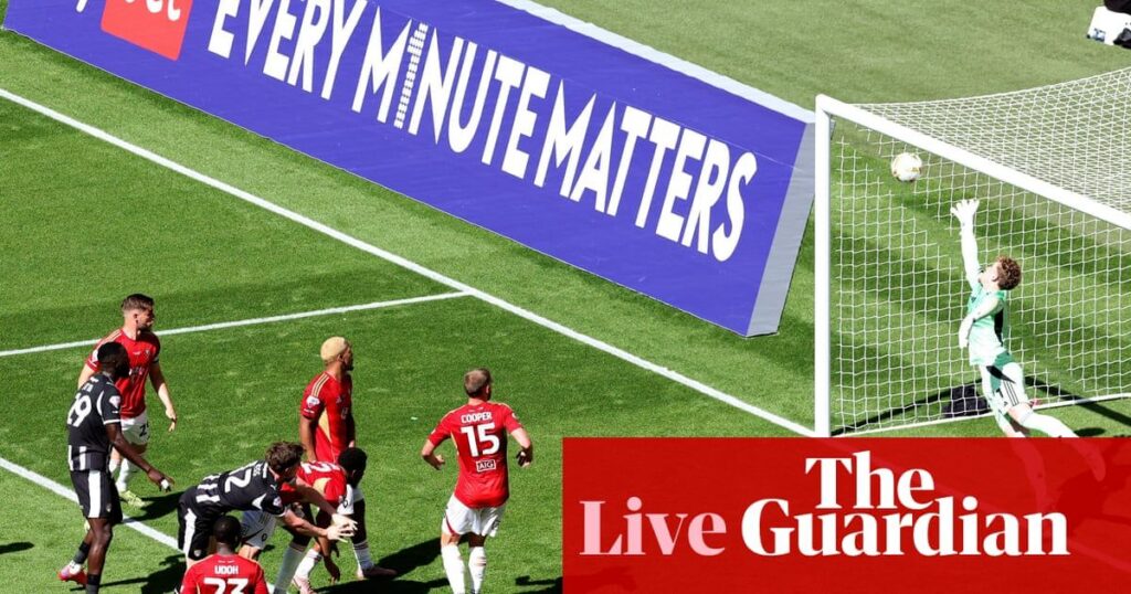 Notts County Hadapi Salford di Final Playoff League Two