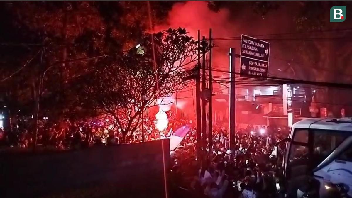 Fenomena Kerusuhan Suporter Sepak Bola Indonesia dan Efektivitas Sanksi Komdis PSSI