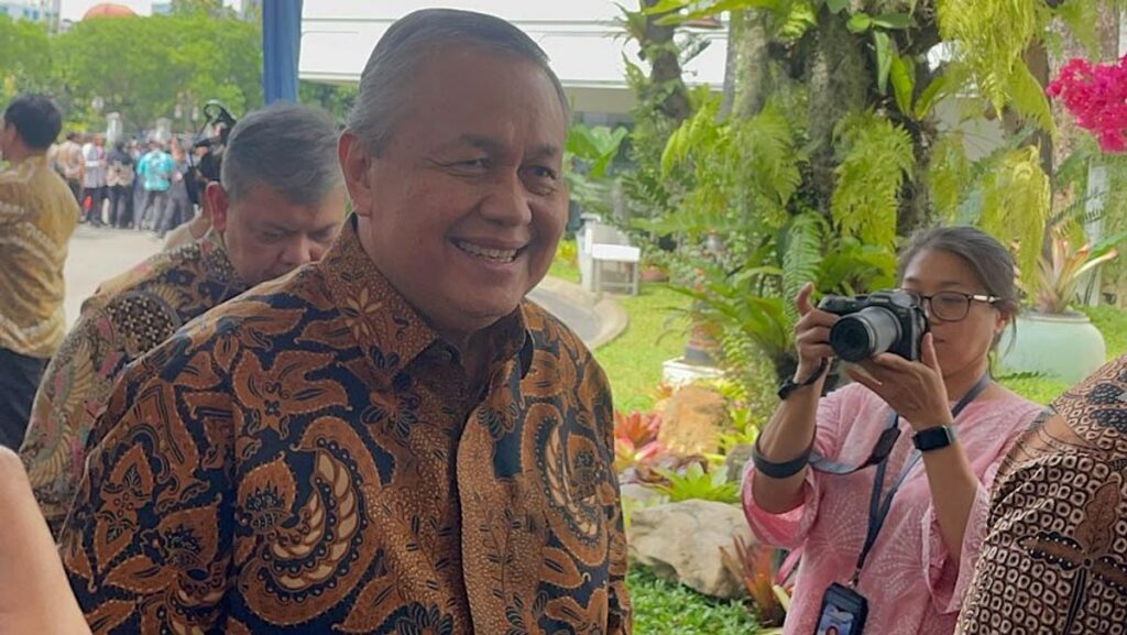 Gubernur BI Proyeksikan Rupiah Kembali Stabil Mulai Juni 2026