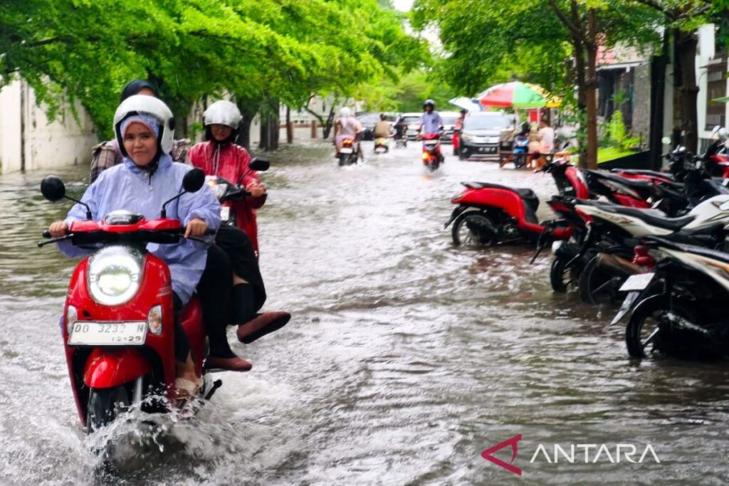 BMKG Prakirakan Gangguan Atmosfer Global Picu Hujan di Makassar