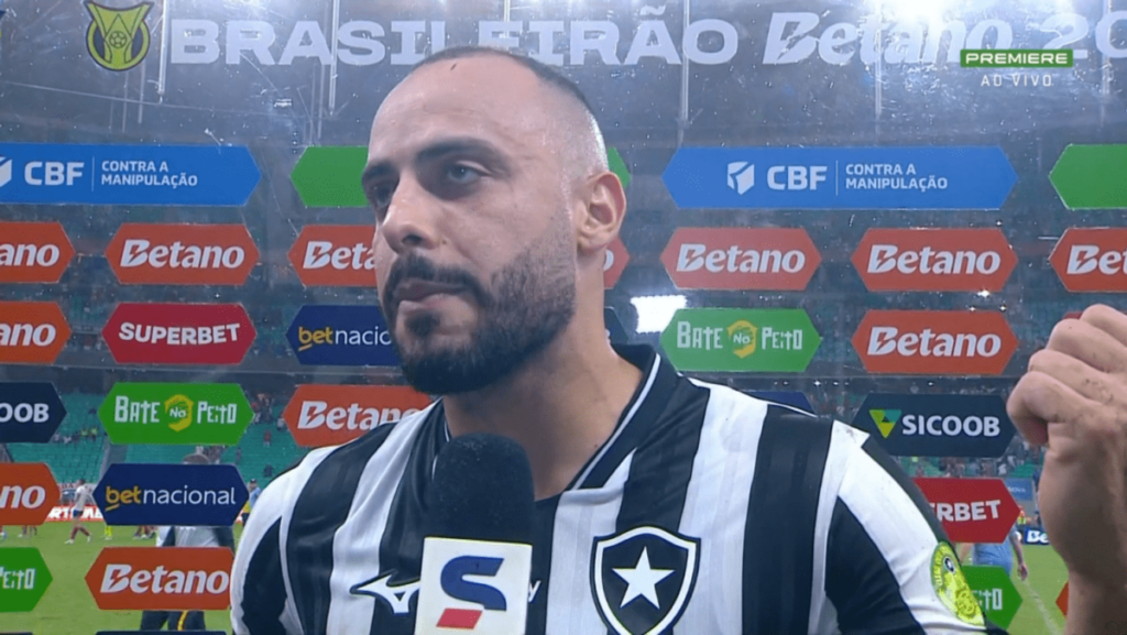 Arthur Cabral Kritik Wasit dan Lapangan usai Botafogo Kalah