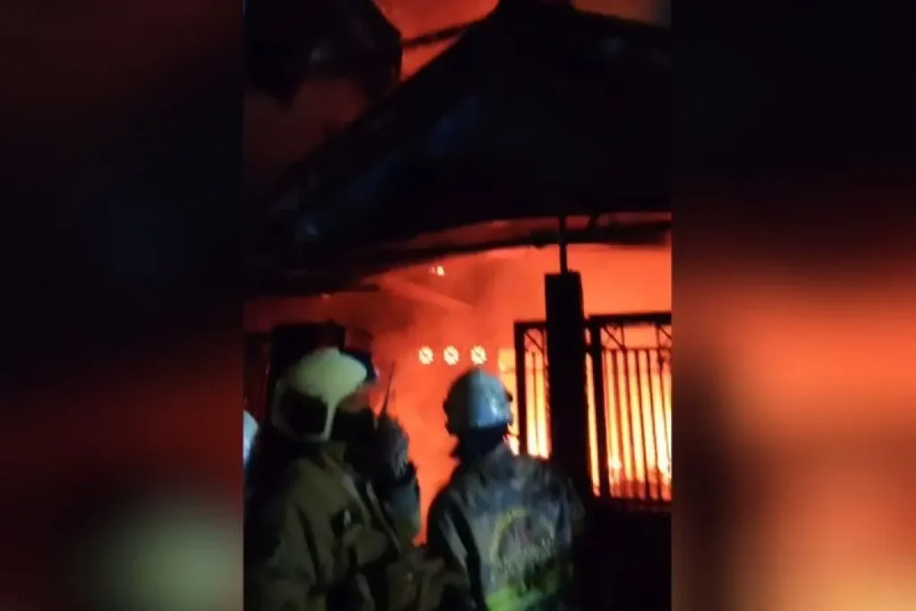 Kebakaran Rumah di Banyu Urip Surabaya Tewaskan Nenek dan Cucu