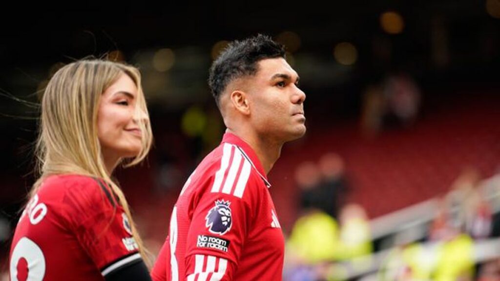 Michael Carrick Pastikan Casemiro Absen dalam Laga Manchester United Kontra Brighton