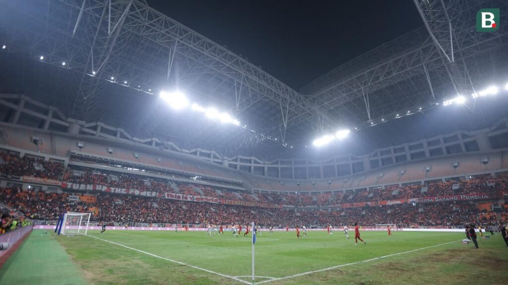 Persija Jakarta Jamu Semen Padang di Jakarta International Stadium