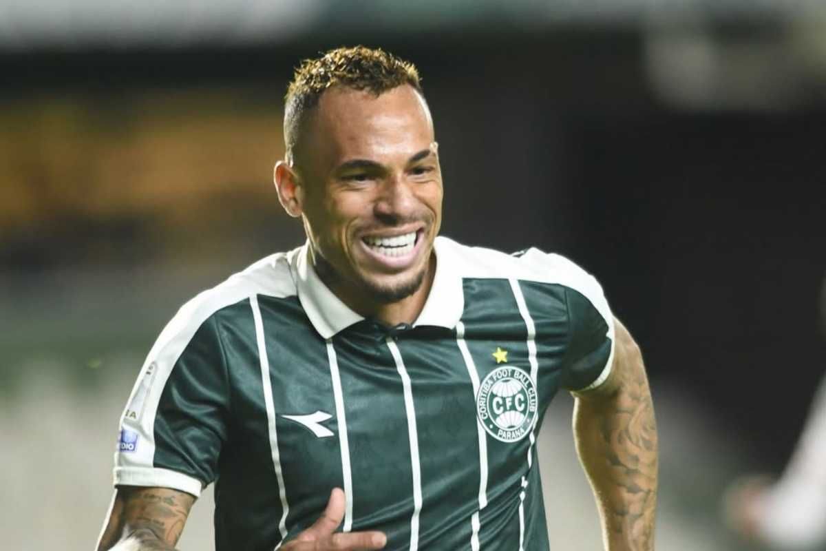 Breno Lopes dan Lavega Bawa Coritiba Tundukkan Bahia 3-2