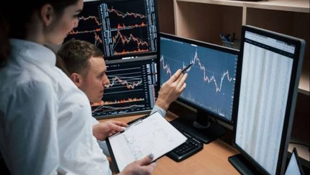 Analis Proyeksikan IHSG Bergerak di Rentang 6090-6130 Hari Ini