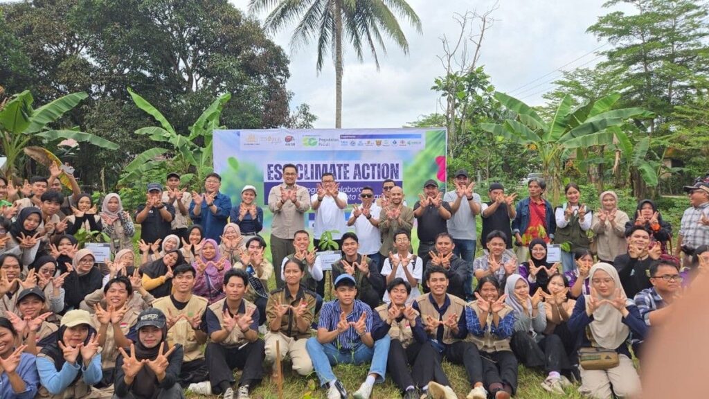 PT Pegadaian Area Samarinda Tanam 2.000 Pohon di Kalimantan Timur