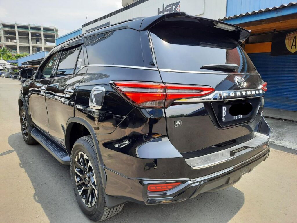 Membandingkan Keunggulan Toyota Fortuner dan Mitsubishi Pajero Sport Bekas
