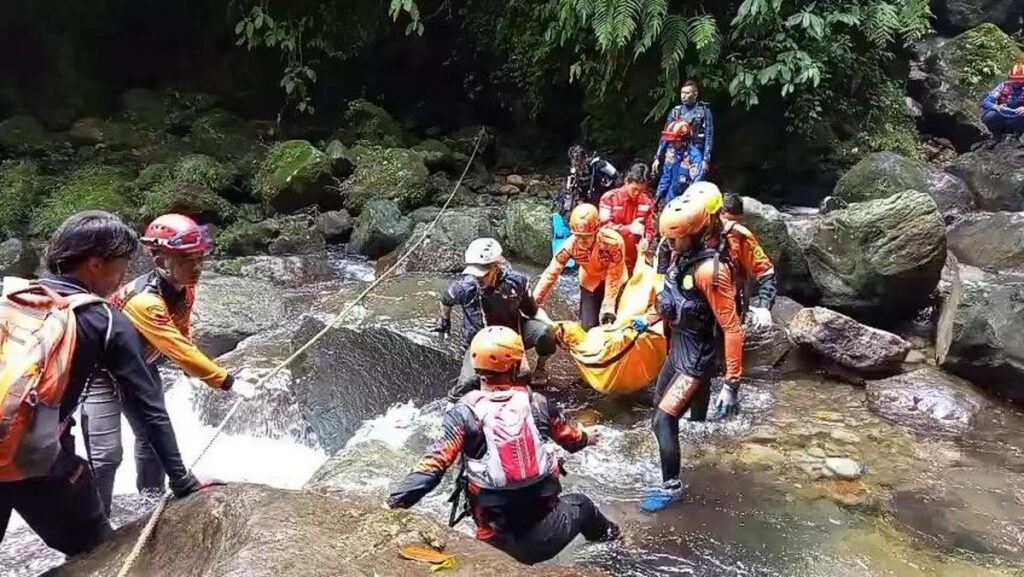 Wisatawan Asal Jakarta Tenggelam di Curug Ciparay Bogor