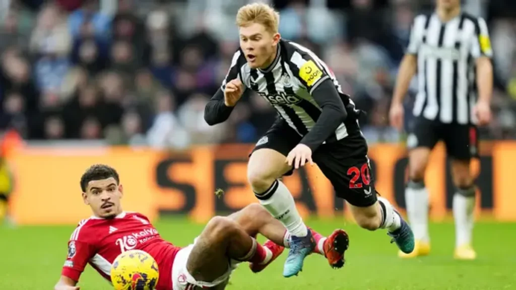 Manchester United Pertimbangkan Boyong Lewis Hall dari Newcastle United