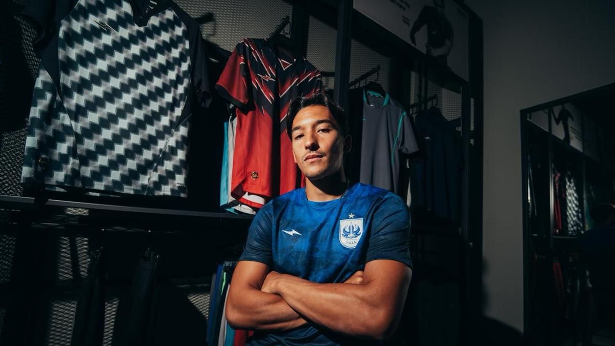PSIS Semarang Resmi Rekrut Gelandang Jack Brown