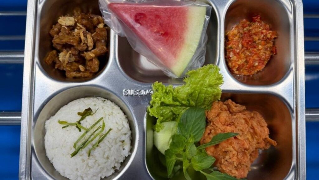 Prabowo Subianto Soroti Ukuran Potongan Ayam Makanan Bergizi Gratis