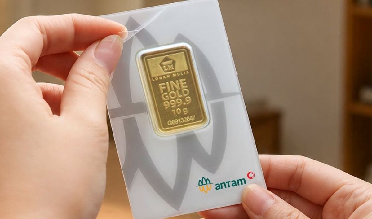 Harga Emas Antam Merosot Rp15.000 per Gram