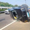 Mobil Jip Chery Terguling di Tol Bandara Soekarno-Hatta
