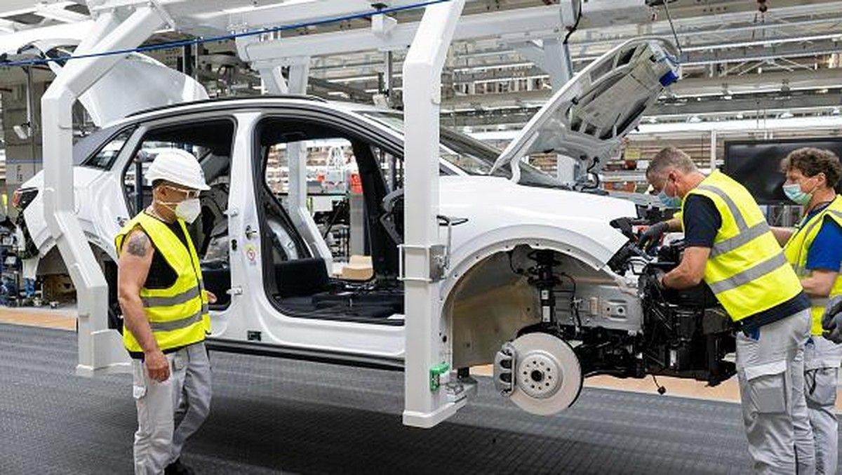 Volkswagen Rencana Lakukan PHK Massal dan Tutup Empat Pabrik di Jerman