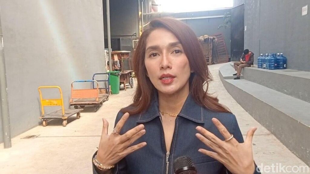 Ussy Sulistiawaty Ungkap Karakter Asli Andhika Pratama di Rumah
