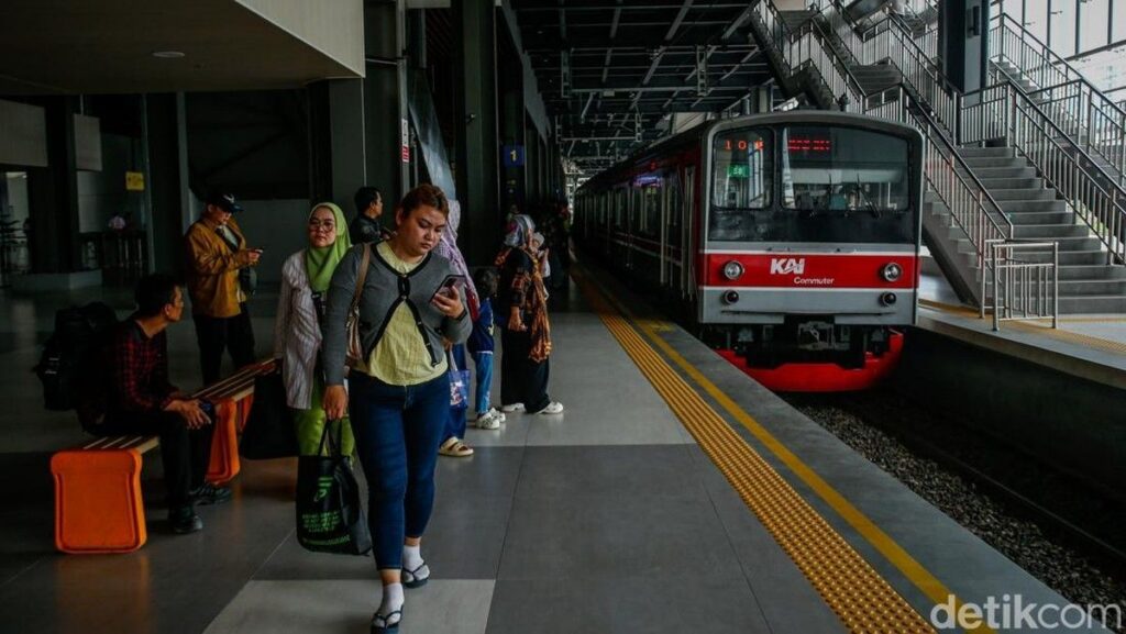 Kemenhub Tingkatkan Daya Listrik KRL Tanah Abang-Rangkasbitung