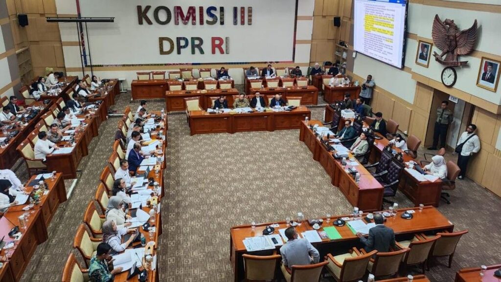 DPR dan Pemerintah Sepakati Aturan Penempatan Polisi Luar Institusi