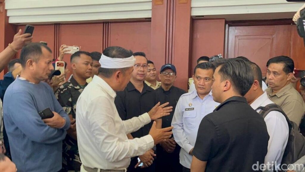 Gubernur Jabar Alihkan Pengelolaan Sistem Penerimaan Siswa Baru ke Diskominfo